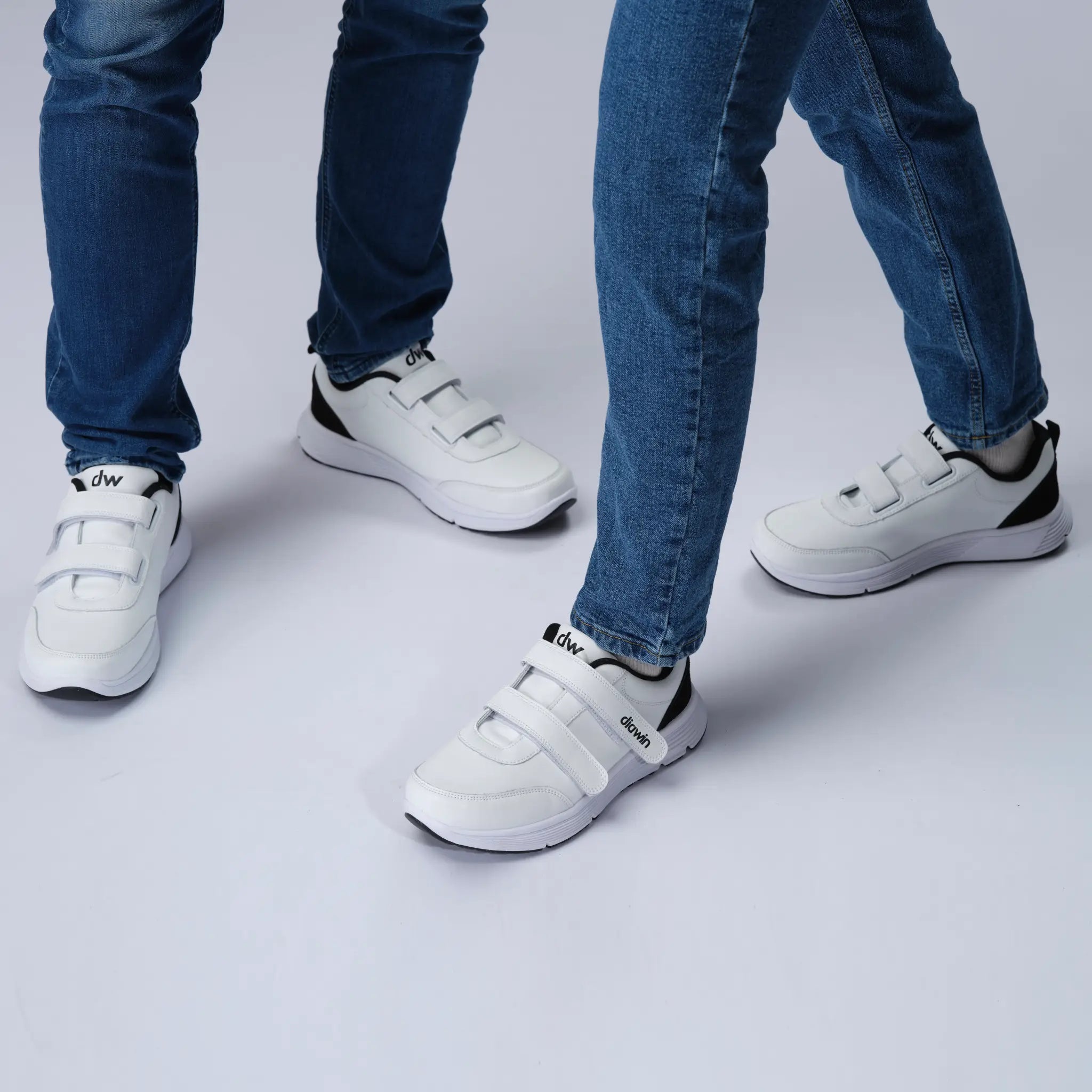 Diawin white shoes for men and women with wide feet, ideal for diabetic needs